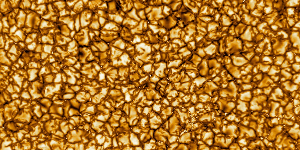 Het oppervlak van de zon gefotografeerd door de Daniel K. Inouye Solar Telescope. 