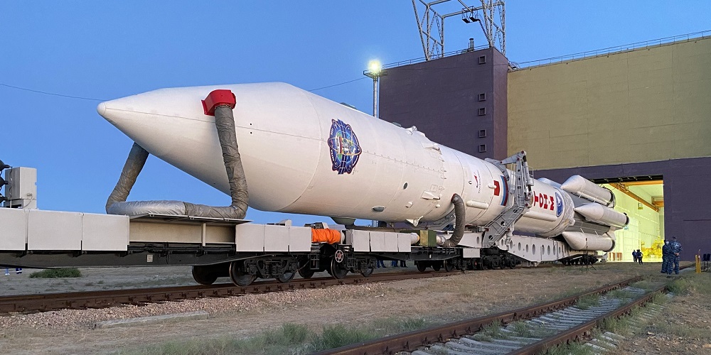 De Proton-M raket met in zijn vrachtruim de Nauka module. 
