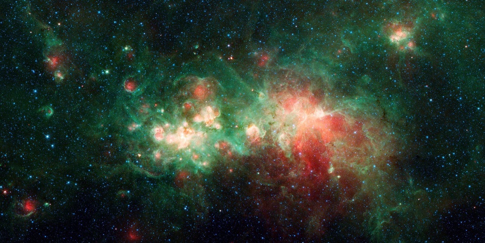 De W51 nevel is één van de grootste stervormingsgebieden. 