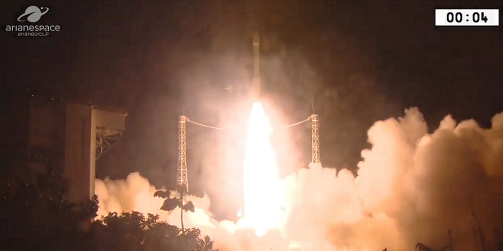 Lancering van de Vega raket met aan boord de Falcon Eye 1 satelliet.